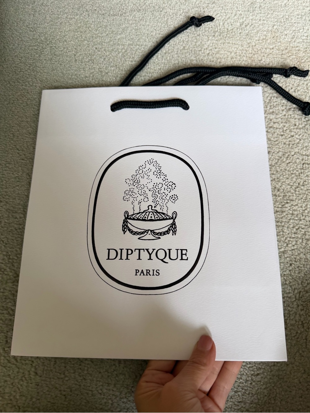 🗽diptyque White and Black Logo Paper Shopping Bag